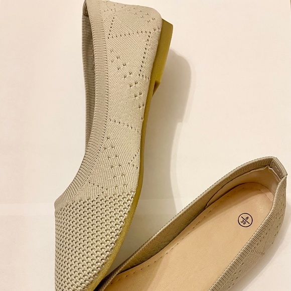 HEAWISH Comfortable Round Toe Flats Shoes Women, Slip On Ballet Flats for Women, - Picture 6 of 7